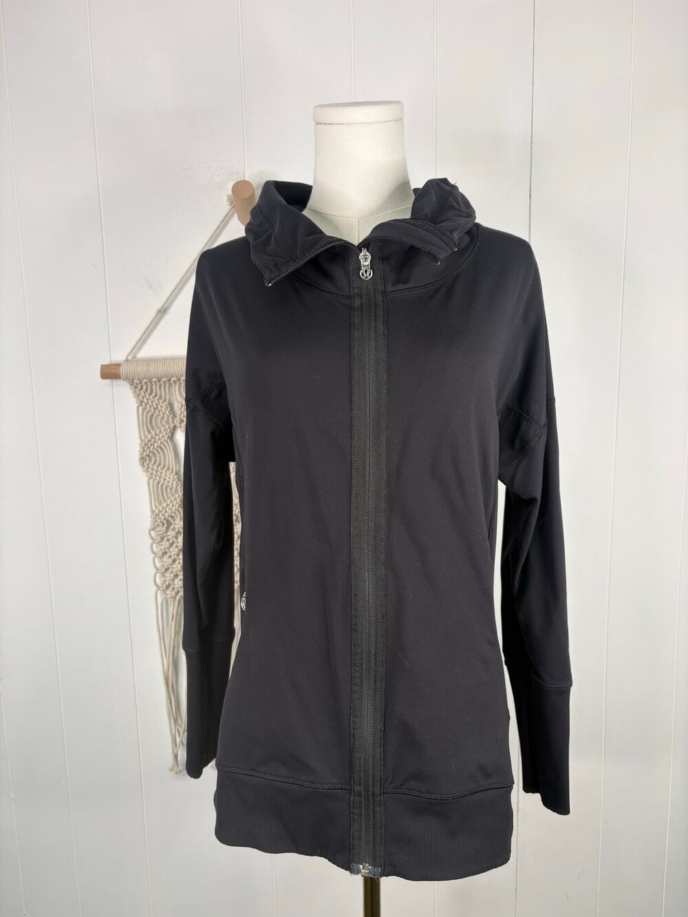 ✨2/$30✨ Lululemon Womens Black Full Zip Jacket Size 8 Running Top High Neck